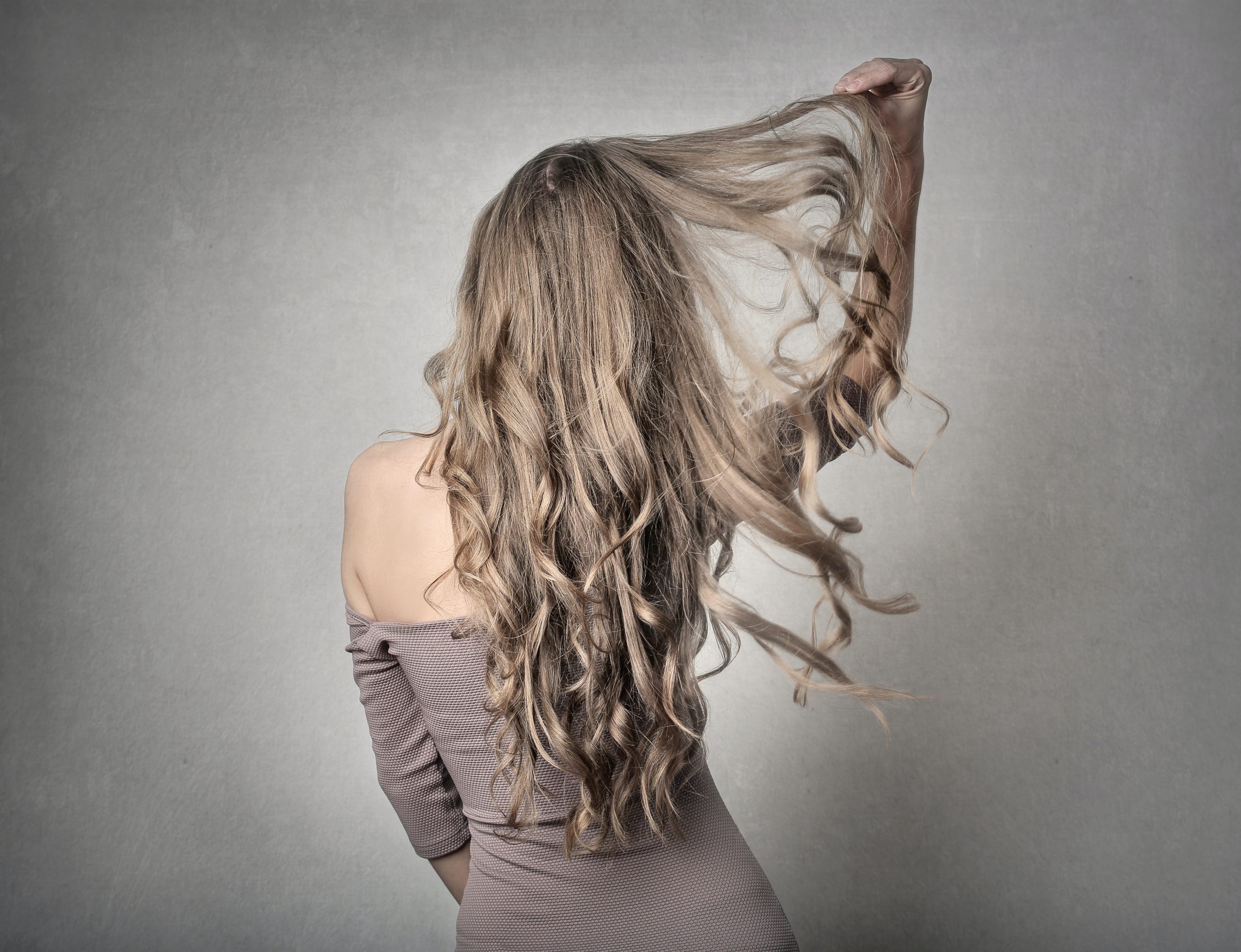 Olaplex (recenze): Drahá řada vlasových výrobků, vyplatí se zkusit?